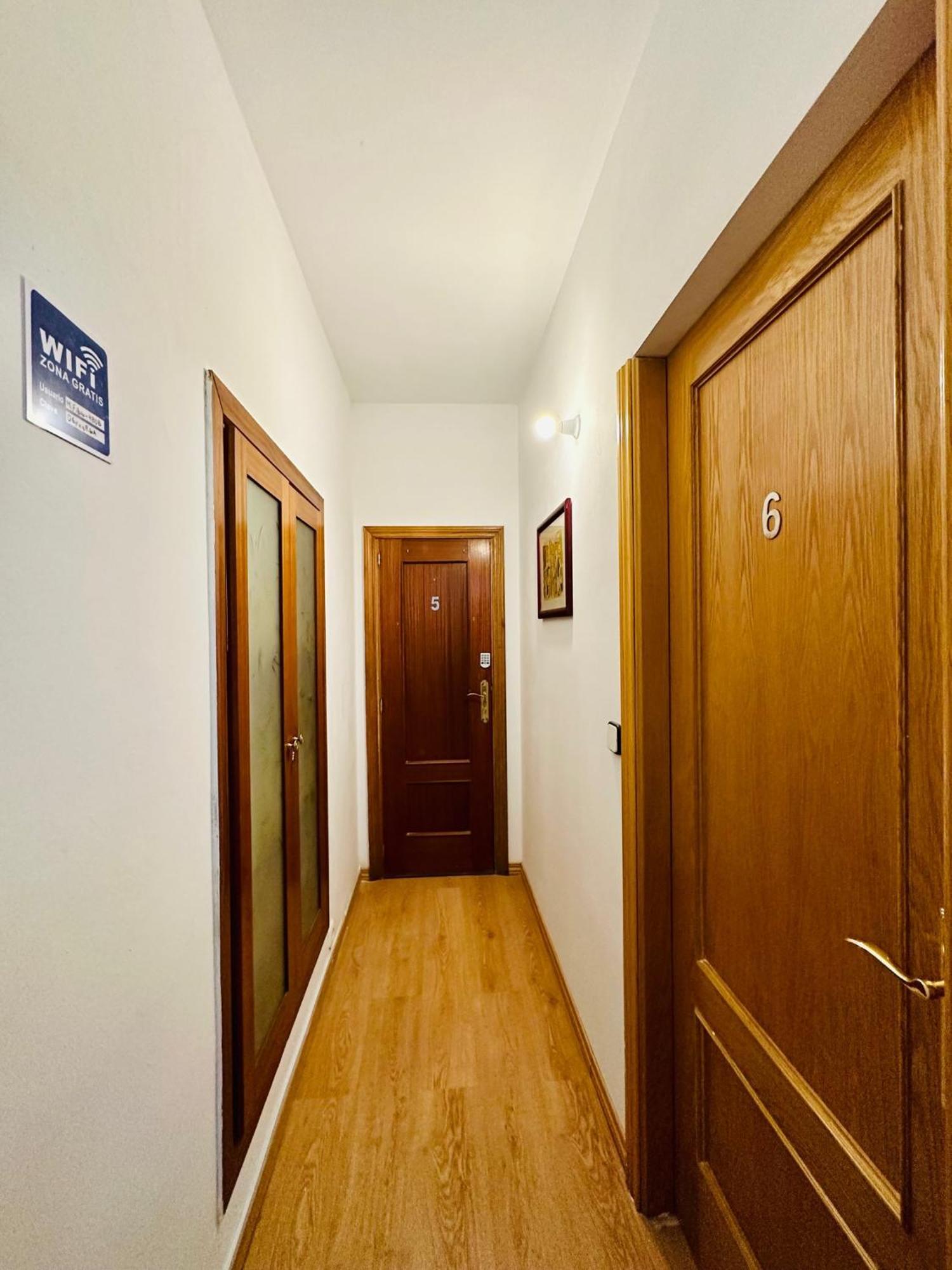 Punta Me Rooms In Madrid Downtown Екстериор снимка